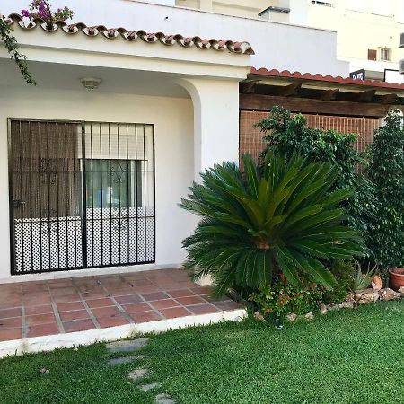 Apartamento Holidays On The Beach ตอร์เรโมลิโนส ภายนอก รูปภาพ
