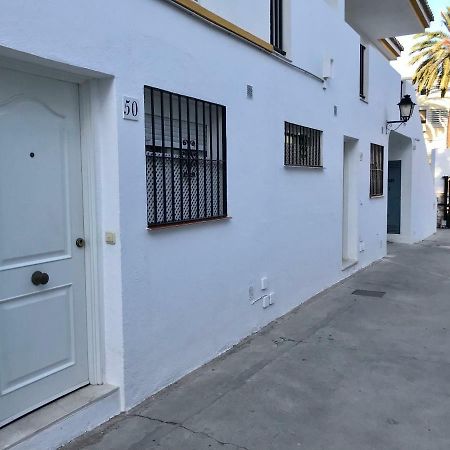 Apartamento Holidays On The Beach ตอร์เรโมลิโนส ภายนอก รูปภาพ