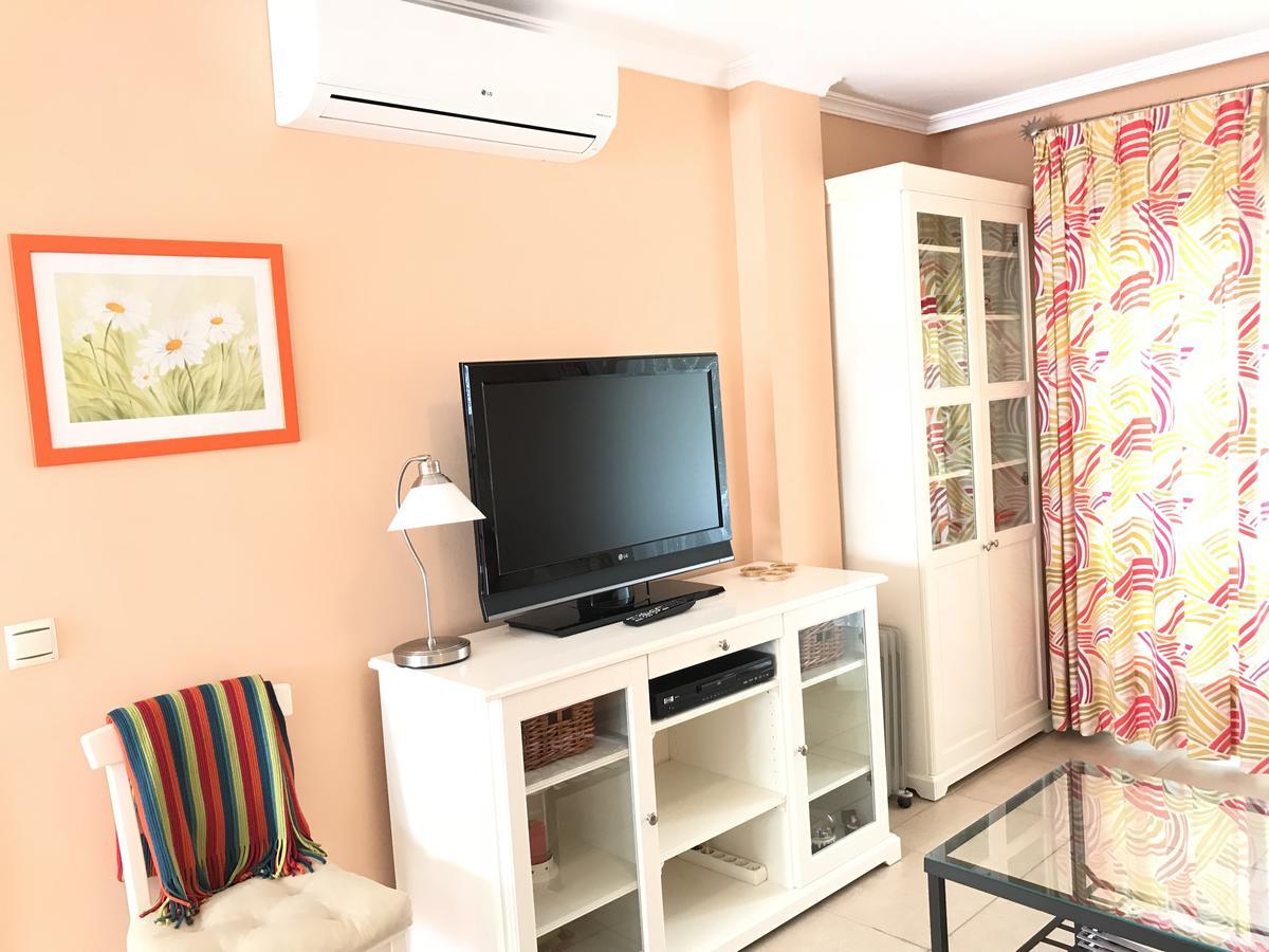 Apartamento Holidays On The Beach ตอร์เรโมลิโนส ภายนอก รูปภาพ