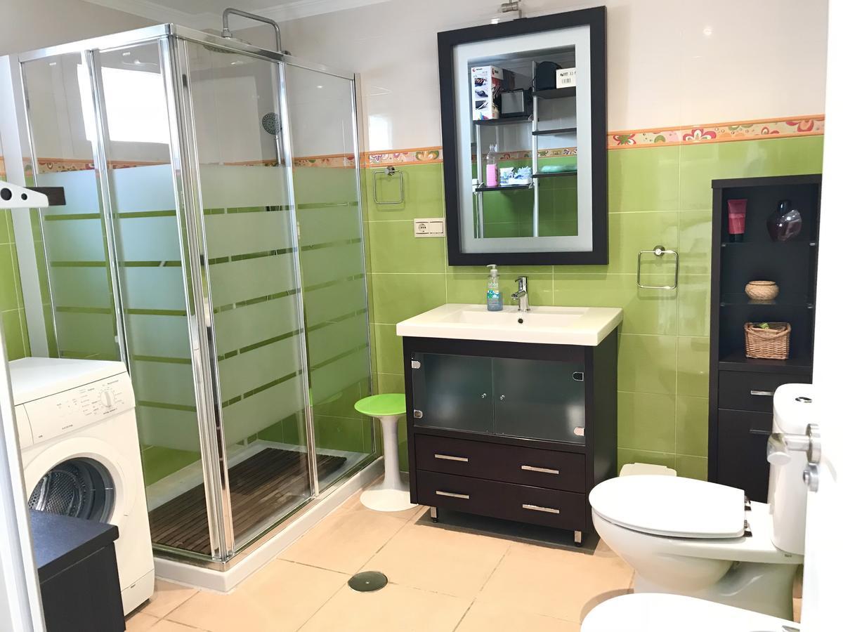 Apartamento Holidays On The Beach ตอร์เรโมลิโนส ภายนอก รูปภาพ
