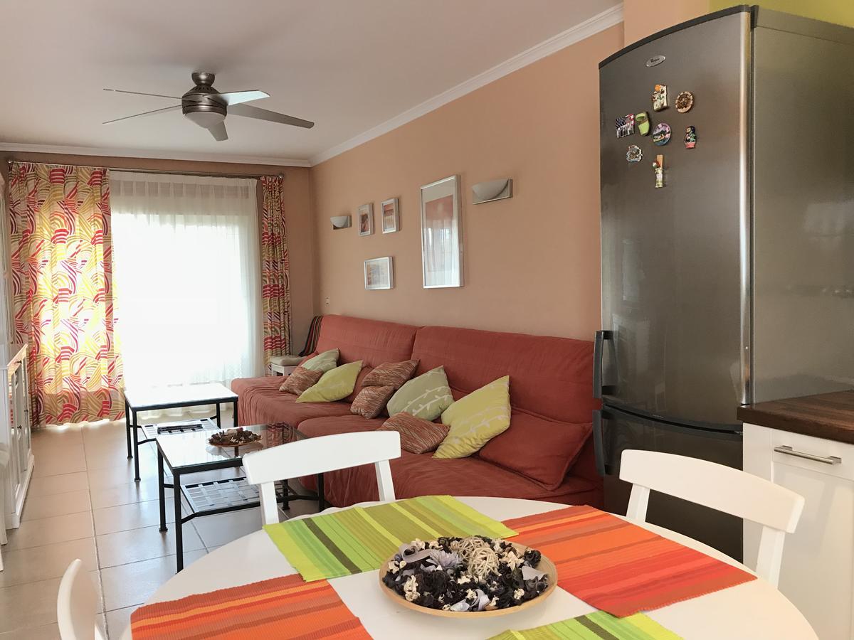Apartamento Holidays On The Beach ตอร์เรโมลิโนส ภายนอก รูปภาพ